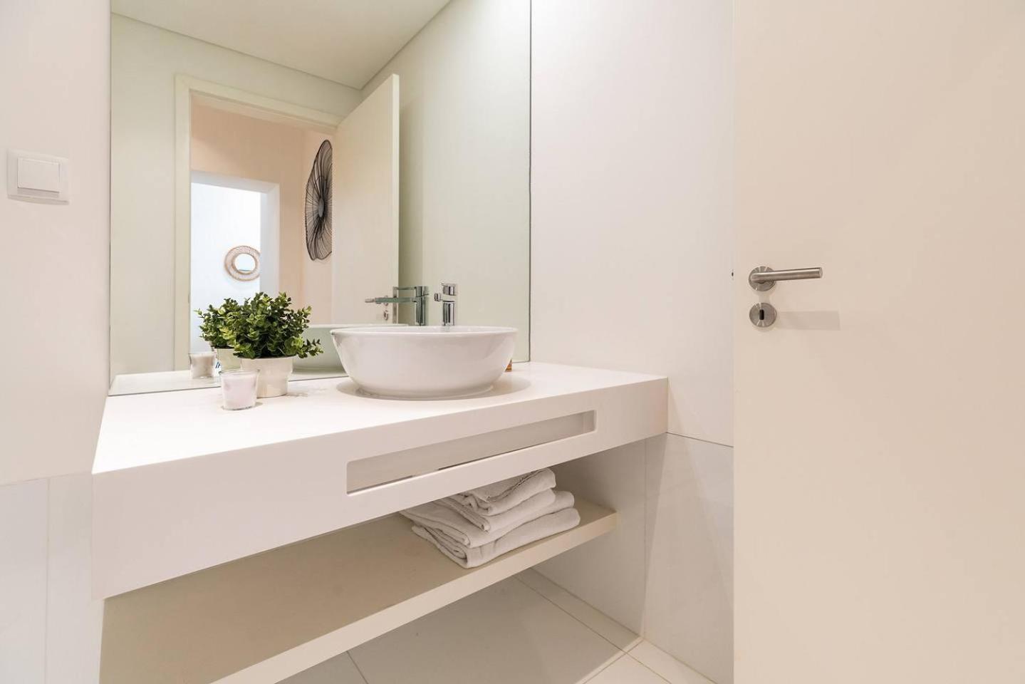 Graceful Design Studio With Romantic View ลิสบอน ภายนอก รูปภาพ